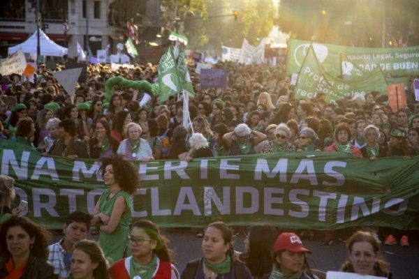 Multitudinarias marchas en todo el país en reclamo de mayor igualdad de género