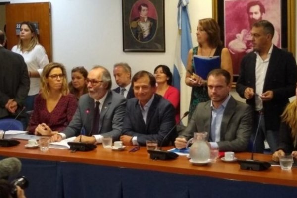 Gobierno presentó nueva ley de ética para extender control a jueces y sindicatos