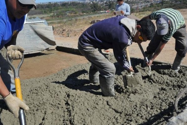 El consumo de cemento se contrajo 35% en Corrientes