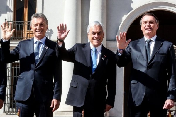 Macri exhortó en Chile a lograr soluciones duraderas que 