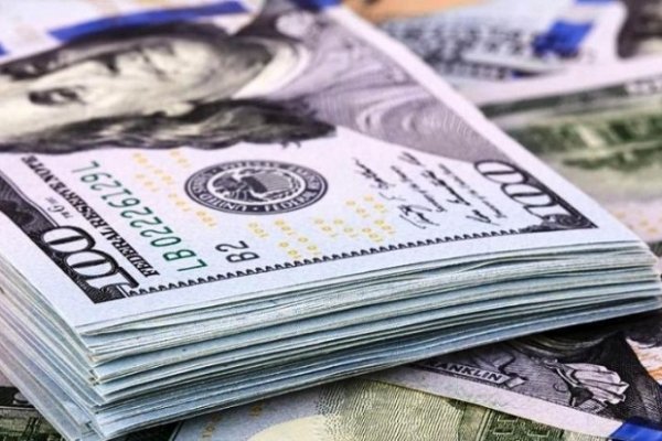 El dólar registró su mayor suba en seis meses: se disparó un 10,7% en marzo