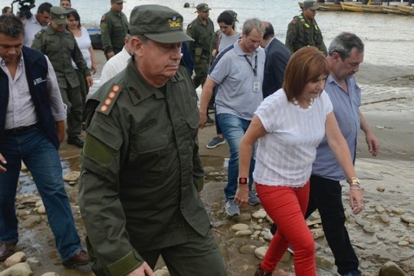 Atacaron a pedradas el auto de Patricia Bullrich en Salta