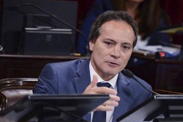 Camau reconoció reunión con espías