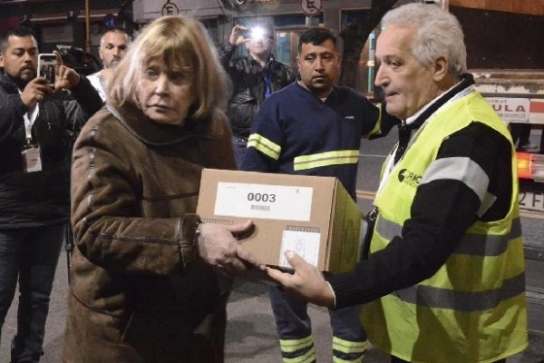 Declararon inconstitucional el voto por correo para argentinos en el exterior