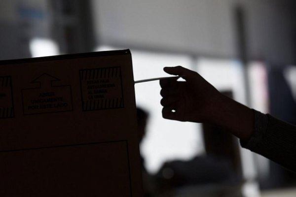 Elecciones en Córdoba: demoras al abrir las mesas de votación