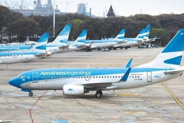 Aerolíneas Argentinas canceló todos sus vuelos del miércoles por el paro general