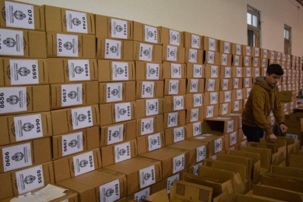 Preparan la distribución de las urnas para las elecciones del 29 de agosto en Corrientes