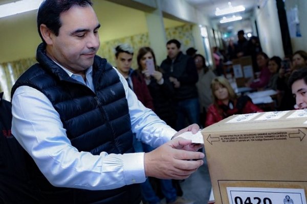 Valdés emitió su voto y remarcó la importancia de conocer la voluntad de los ciudadanos