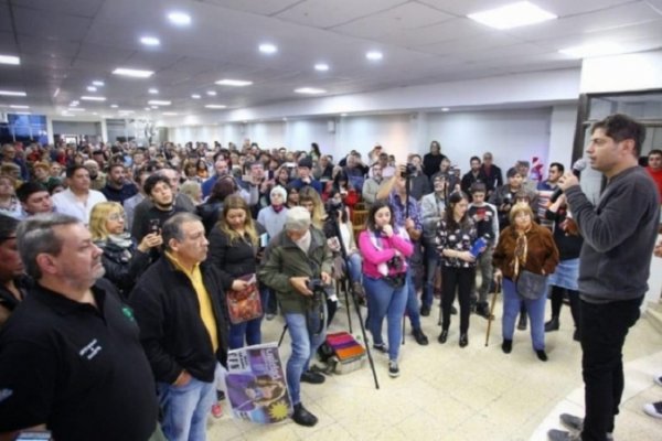 Kicillof: Debemos enfrentarnos a un poder muy grande y la única forma es estar todos juntos