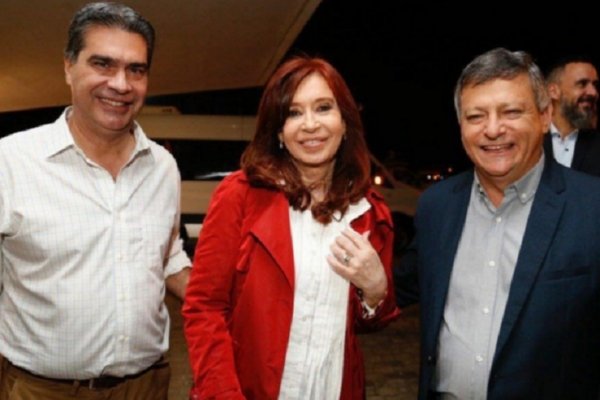 Chaco: Cristina Kirchner fue recibida por Domingo Peppo y Jorge Capitanich