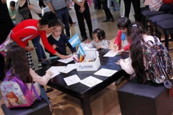 Stand de la Cámara de Diputados en la Feria del Libro “Legislemos Juntos”