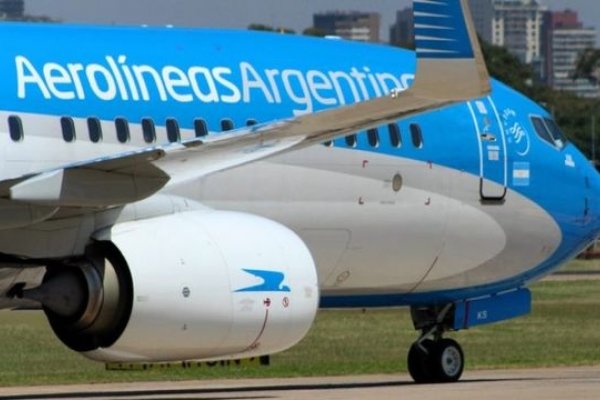 Pilotos denuncian que la decisión política de Macri es embestir contra Aerolíneas Argentinas