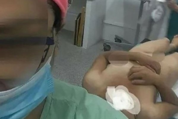 Echan a una médica que se sacaba selfies con pacientes desnudos