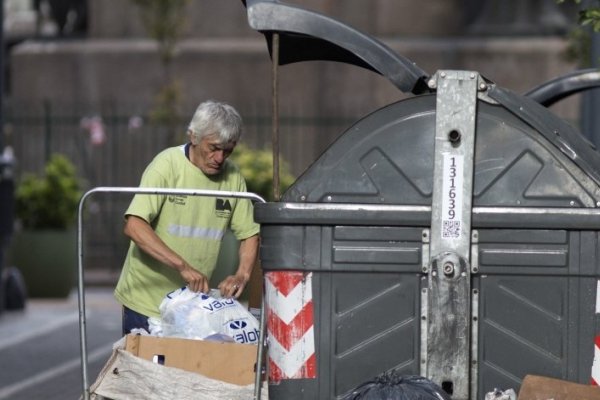 En un año, se perdieron 217 mil puestos de trabajo en blanco