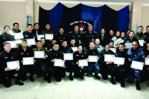 Primer Curso de Tirador Policial y Manipulación de Armas