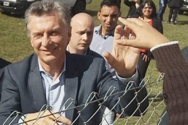 Con un estricto operativo de seguridad, Macri comienza su recorrida en Corrientes