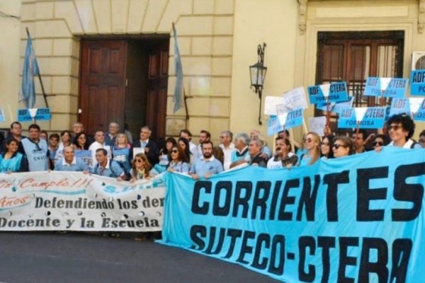 Corrientes: Por la crisis económica exigen reapertura de las paritarias docentes