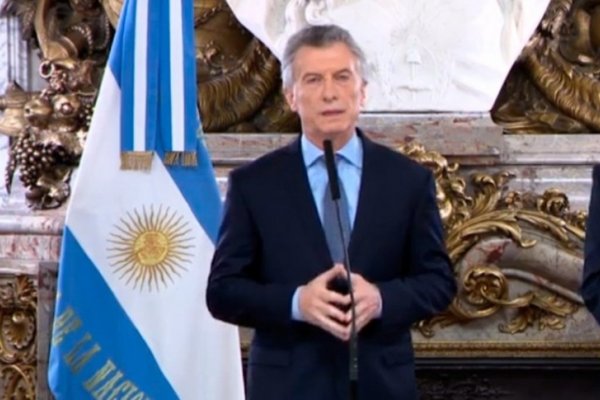 Lunes y Jorge Roberto: el furcio y chiste de Macri en la jura de Lacunza