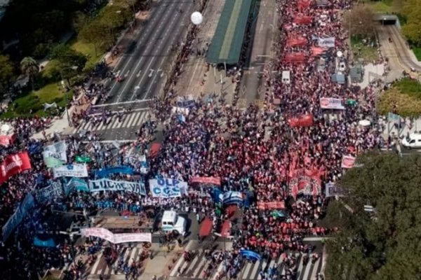 Organizaciones sociales marchan al Congreso y a Desarrollo Social por la emergencia alimentaria