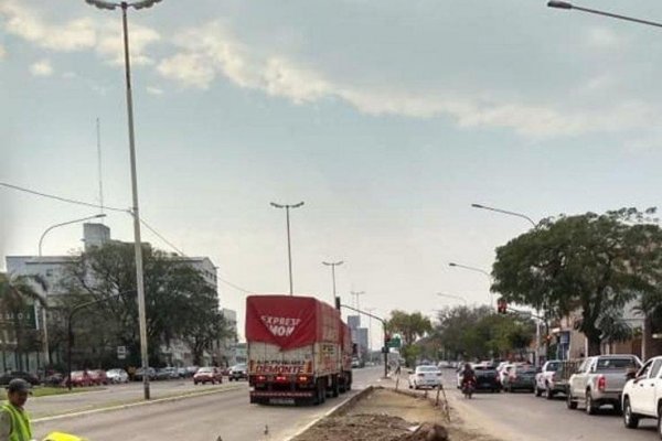 Realizan obras en la Av. 3 de Abril para agilizar la circulación vehicular