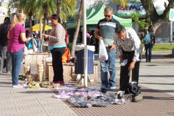 Mercado de Trabajo Informal: vendedores ambulantes sacan $300 por día