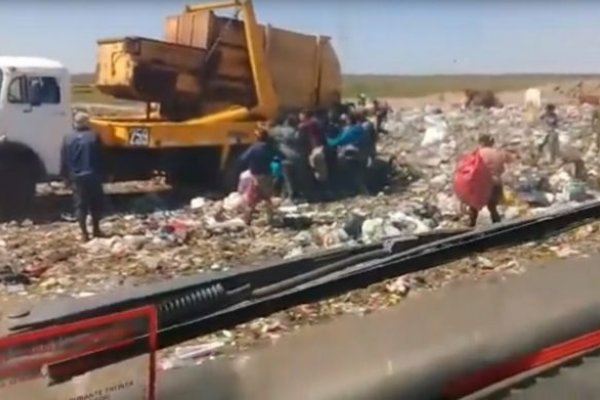 Imágenes del hambre: la disputa por la basura en un relleno sanitario de Corrientes