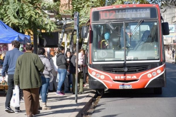 Transporte: choferes esperan el plus y podría no haber servicio la próxima semana