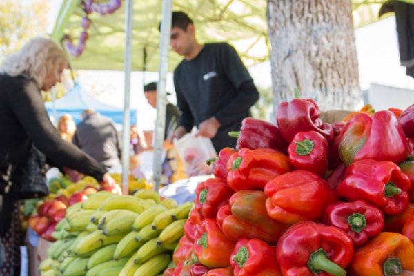 Una feria ambulante recorre barrios de la ciudad con precios únicos