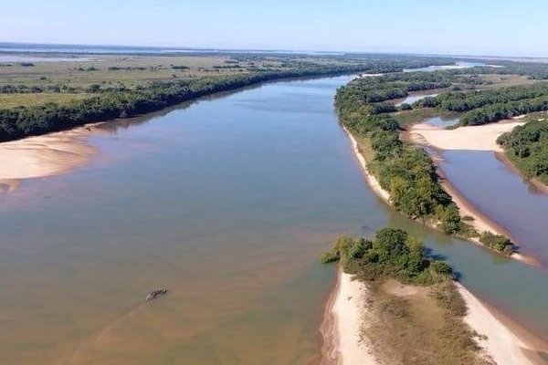 Preocupa la bajante del río Paraná y la escasez de combustible en la provincia