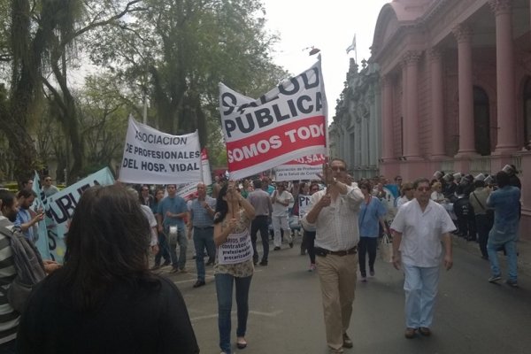 Salud pública: los profesionales de la medicina en su momento más crítico