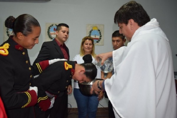 Bautizaron a una cadete de la Escuela de Oficiales de la Policía