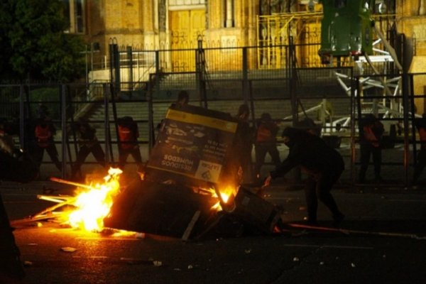 Incidentes al finalizar la marcha del Encuentro Nacional de Mujeres