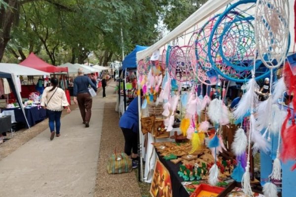 Se realiza la Feria de Artesanos y Emprendedores