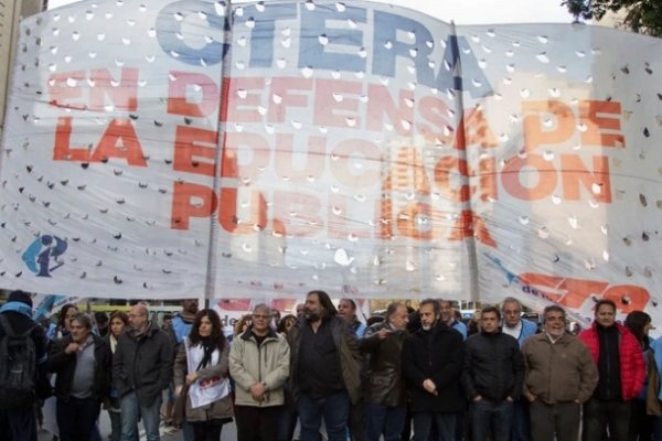 Ctera convocó a un paro docente mañana en todo el país por los incidentes en Chubut