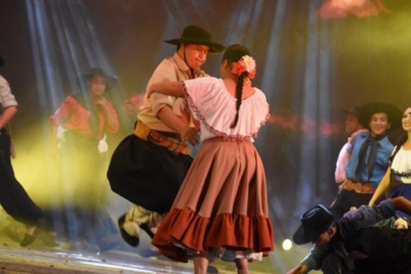 Corrientes: El Paseo Iberá se convirtió en una gran bailanta chamamecera