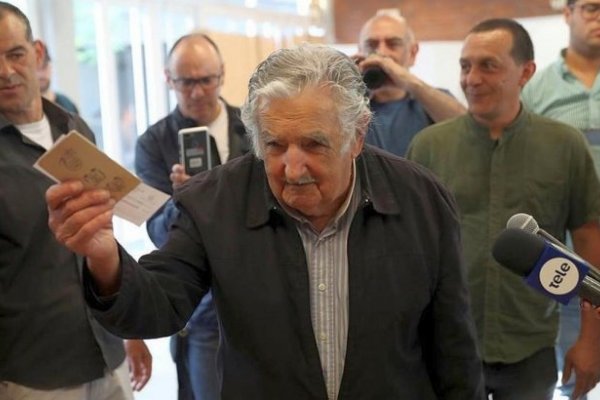 Votó Mujica en Montevideo: Hay algunos cipayos nostálgicos que no deberían acontecer