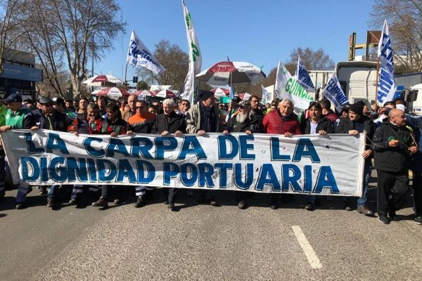 Portuarios movilizan para evitar el último negocio de Macri con los puertos