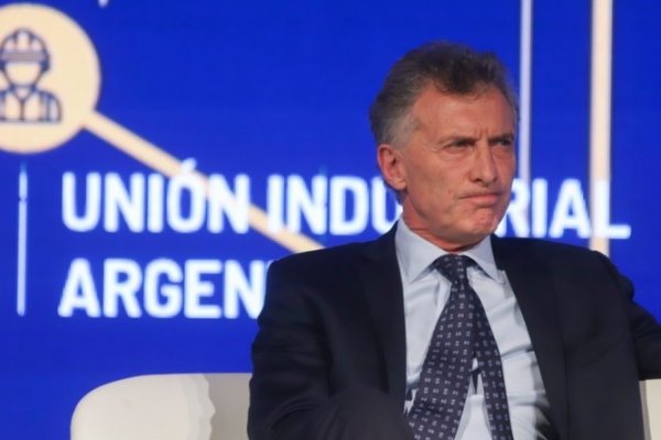 UIA: Casi en soledad, Macri se despidió de los empresarios industriales destruidos por la crisis