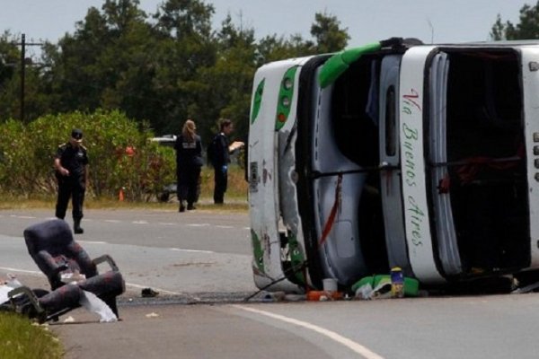 Cuatro días después del accidente, Vidal declaró el duelo por el vuelco del micro en la ruta 2