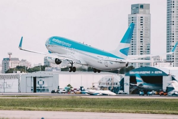 Pasajes de Aerolíneas, sin el recargo del 30%