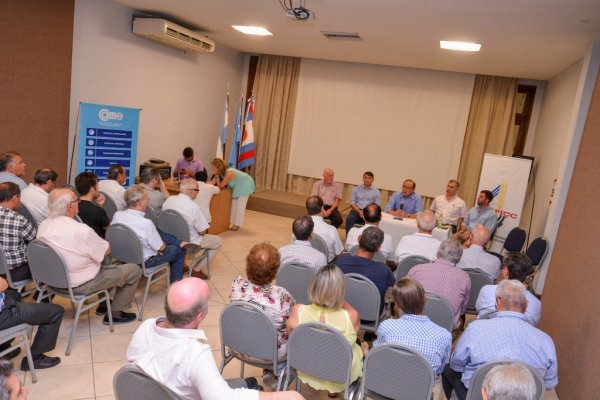 Playas: Tassano encabezó un encuentro con entidades económicas, sociales y civiles de la ciudad