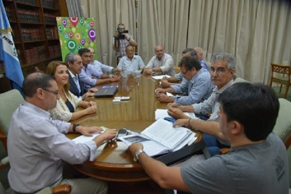 Gremios docentes esperan convocatoria de la Provincia