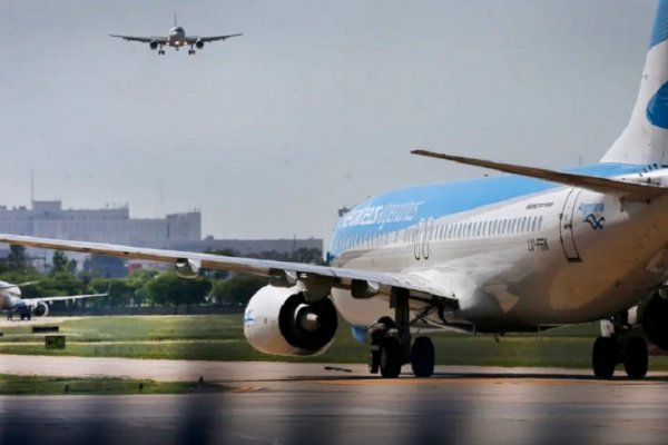 Covid-19: un vuelo de repatriación de Aerolíneas Argentinas que volaba a Londres debió regresar a Ezeiza por una falla