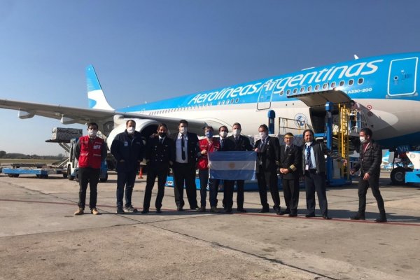 Cruz Roja Argentina recibió el primer avión con insumos