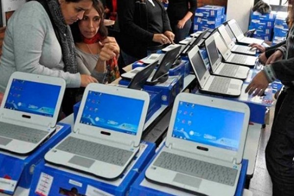 Estudiantes correntinos recibirán esta semana netbooks y tablets enviadas desde Nación