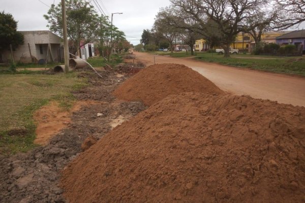 Continúa la extensión de red cloacal en barrio 132 viviendas