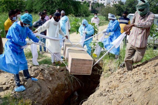 El mundo roza el millón de muertos y los 33 millones de casos por coronavirus