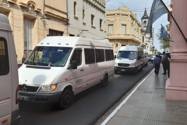 Tras 7 meses sin trabajar, dueños de combis piden asistencia económica