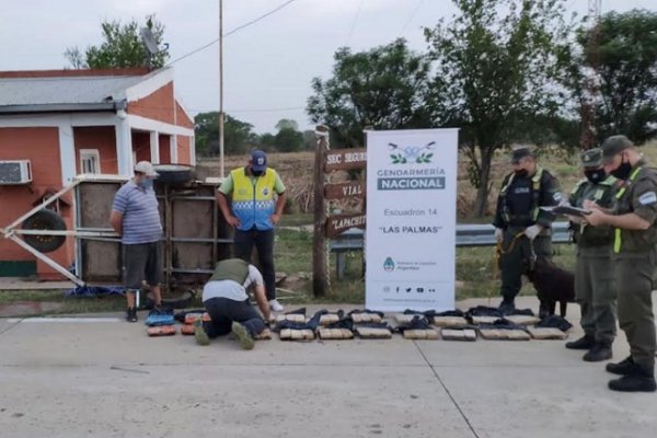 Chaco: Viajaba con 45 kilos de marihuana en el tráiler de su automóvil