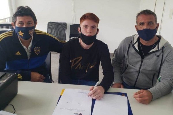 Valentín Barco, el juvenil de 16 años que firmó su primer contrato con Boca